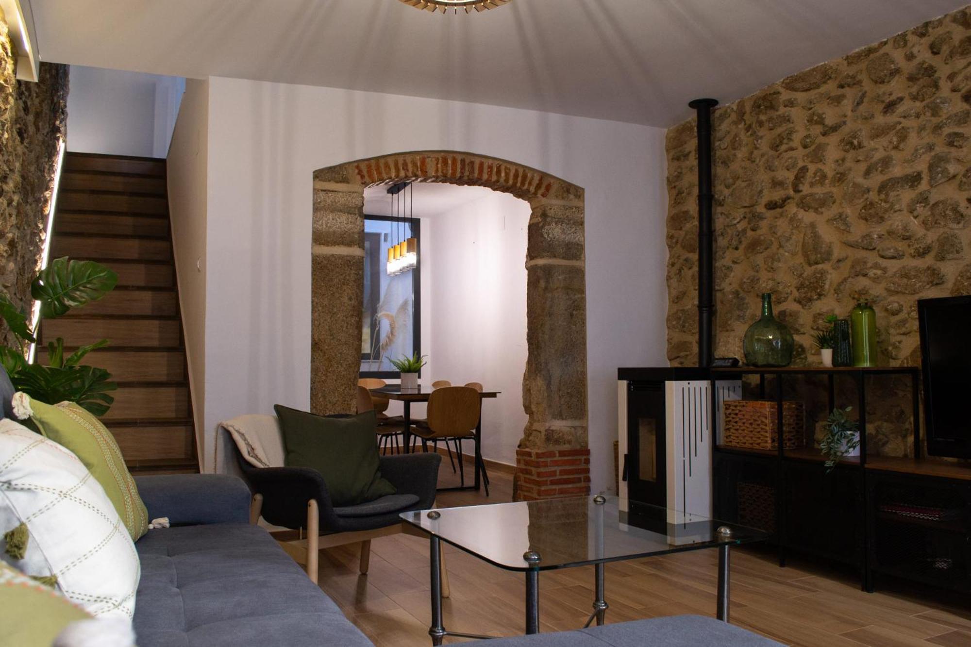 Casa Rural Dona Sol Монтанчес Экстерьер фото